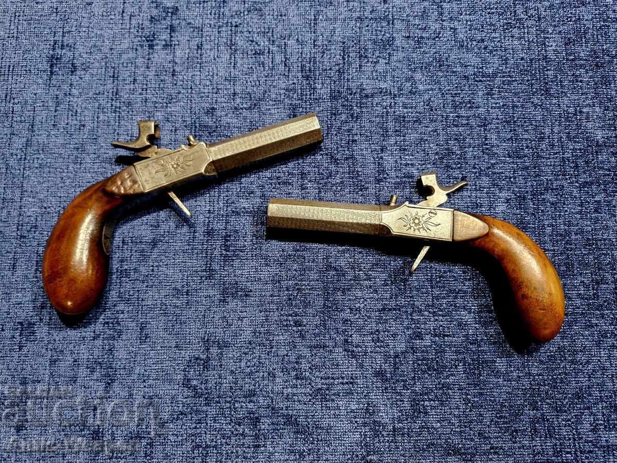Beautiful Pair of Pistols. France 19th century Beautiful Pair of Pistols. France 19th century
