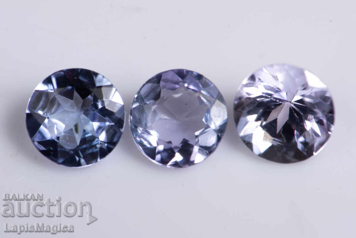 3 броя танзанит 0.67ct 3.8mm кръгла шлифовка 3 броя танзанит 0.67ct 3.8mm кръгла шлифовка