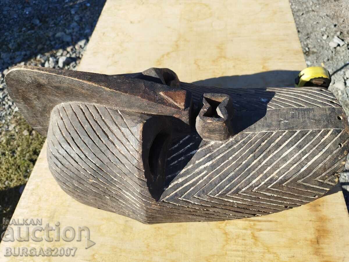 Delivery of Old large wooden mask, Congo