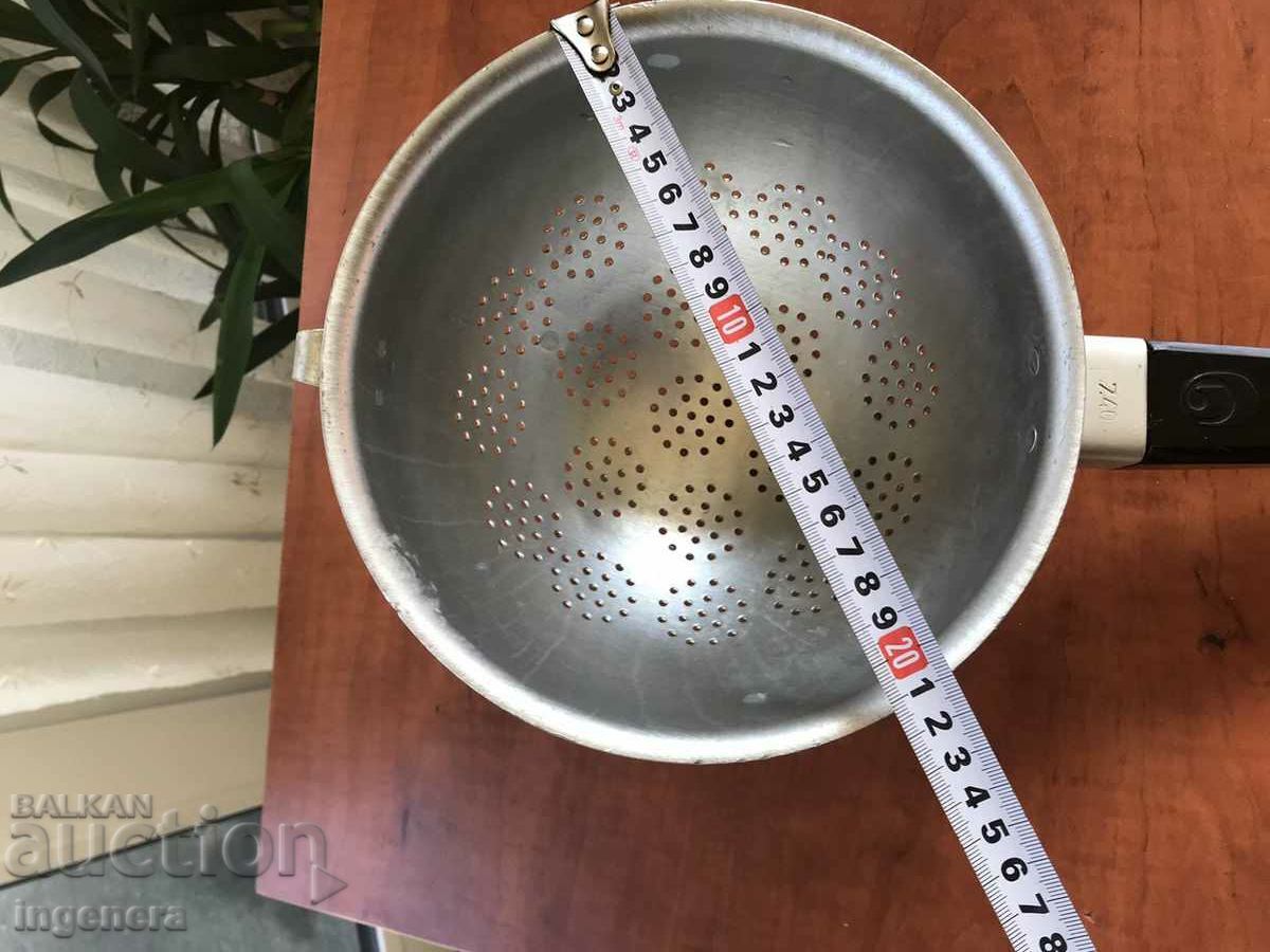 ГЕВГИР ОТ СОЦА НОВО БАКЕЛИТ АЛУМИНИЙ СЪД с цена 17.00 лв. | € 8.69 ГЕВГИР ОТ СОЦА НОВО БАКЕЛИТ АЛУМИНИЙ СЪД с цена 17.00 лв. | € 8.69