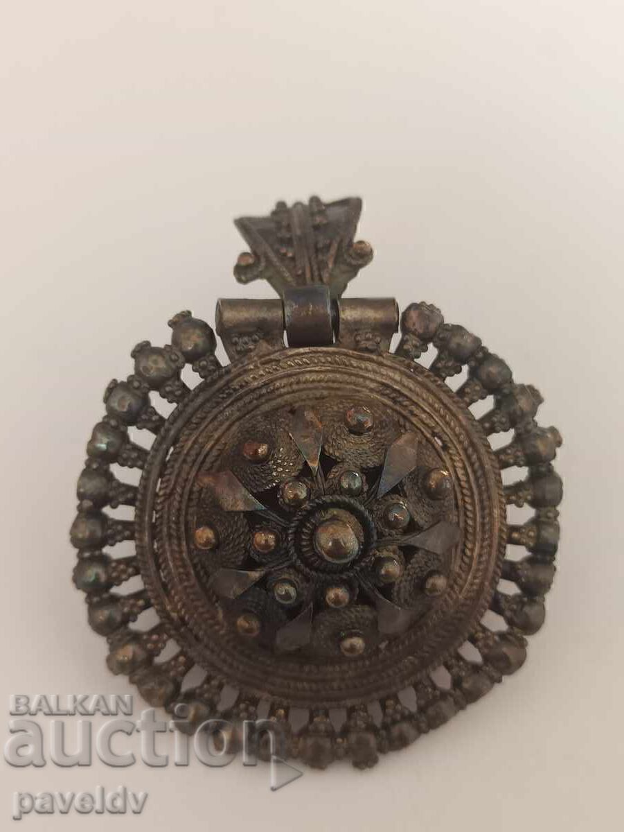 Възрожденска сребърна сечан обеца - Арпалия - 1бр! с цена € 69.00 | 134.95 лв. Възрожденска сребърна сечан обеца - Арпалия - 1бр! с цена € 69.00 | 134.95 лв.