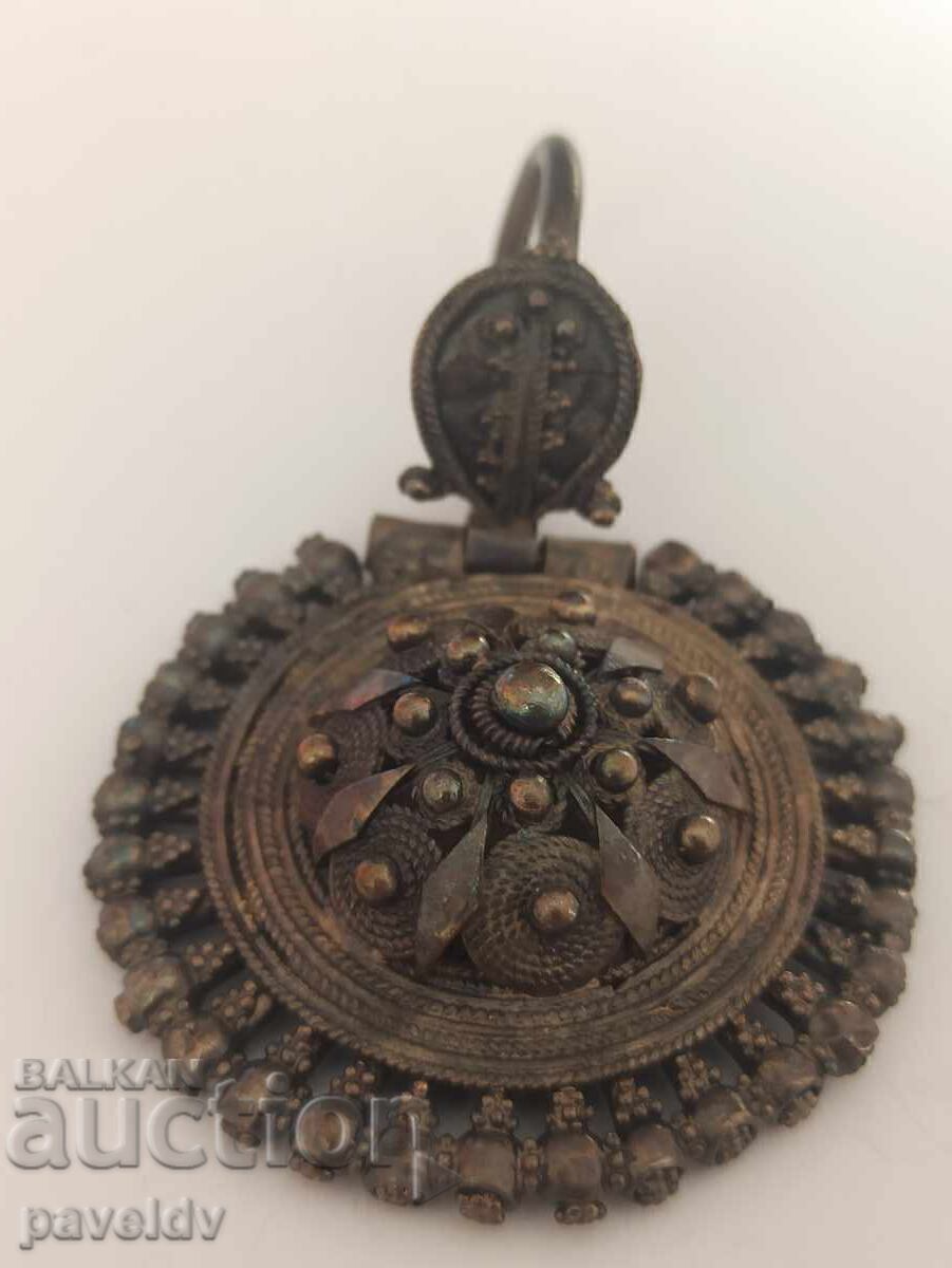 Доставка на Възрожденска сребърна сечан обеца - Арпалия - 1бр!