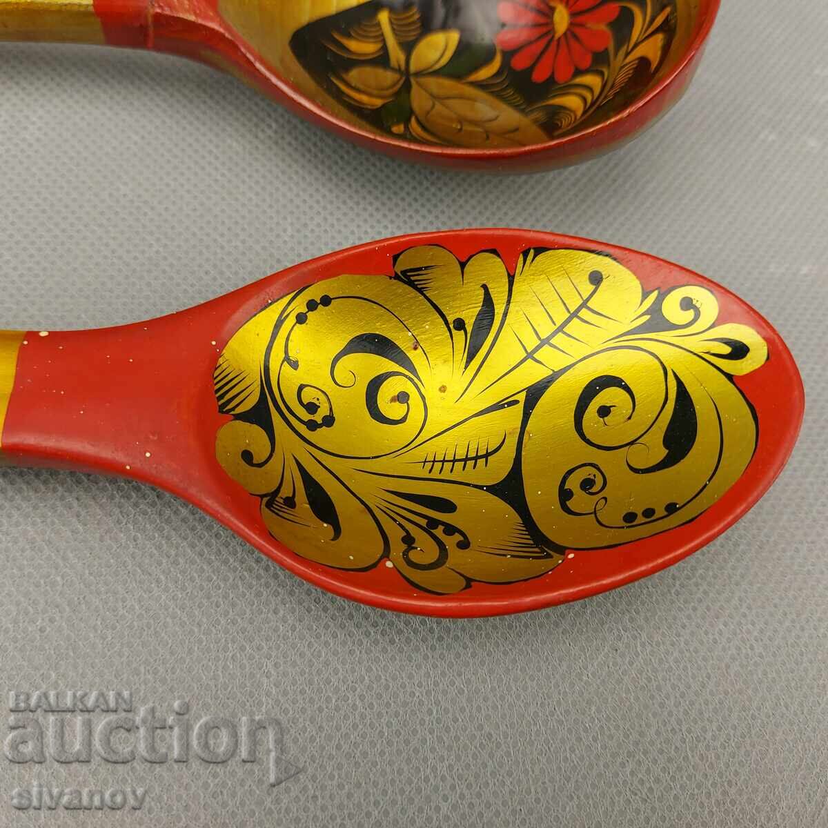 Set vechi pictat manual, din lemn, format din două linguri #3582 cu preț 14.99 BGN | € 7.66