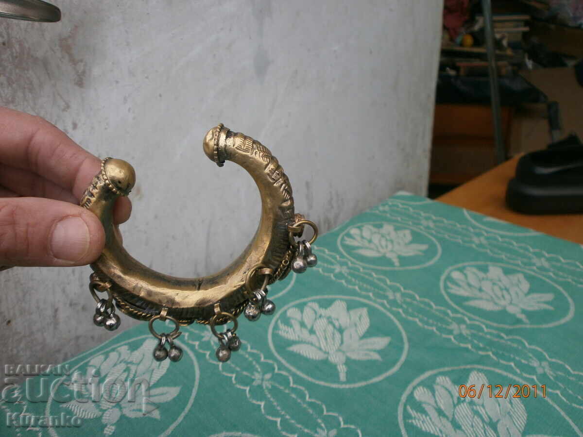 Antique Jewelry Ornament - 6 Antique Jewelry Ornament - 6