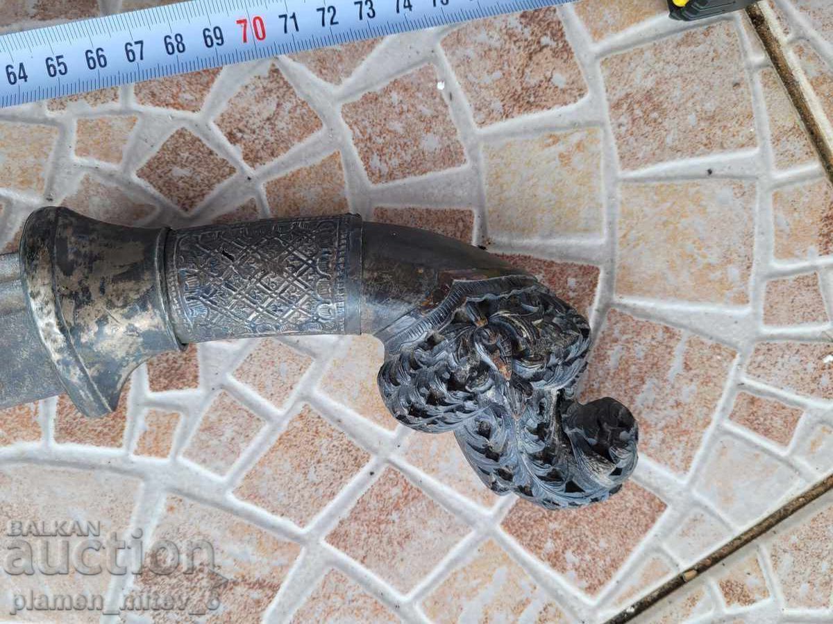 Licitație sabie, sabie, castan