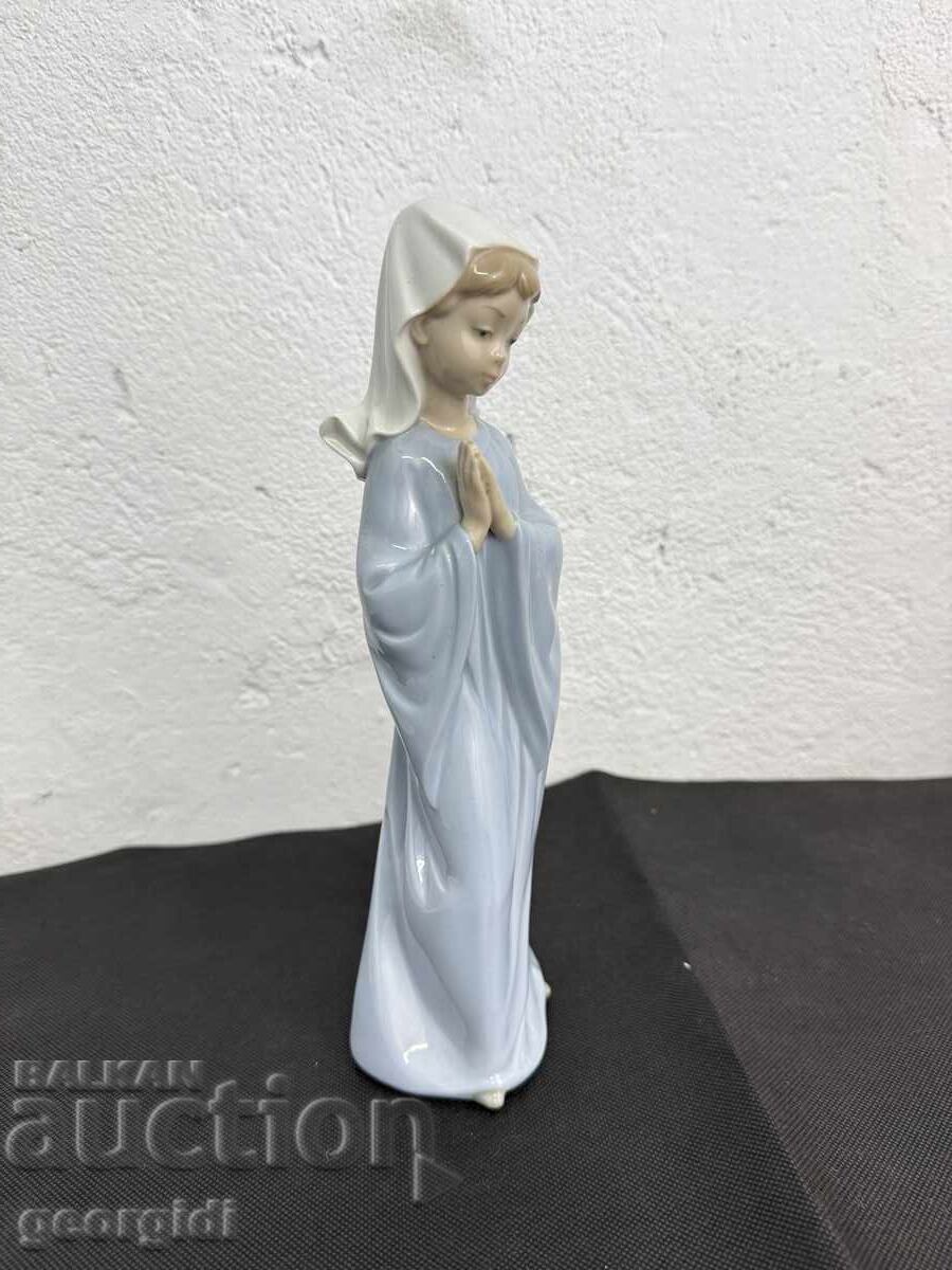 Auction  Spanish porcelain figure by Lladro NAO. No. 7554