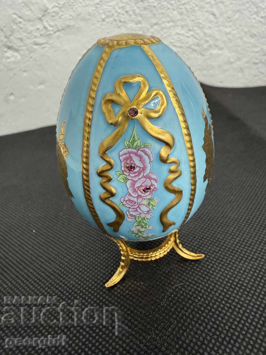 Collectible Porcelain Egg - Franklin Mint. No. 7555 - 6 Collectible Porcelain Egg - Franklin Mint. No. 7555 - 6