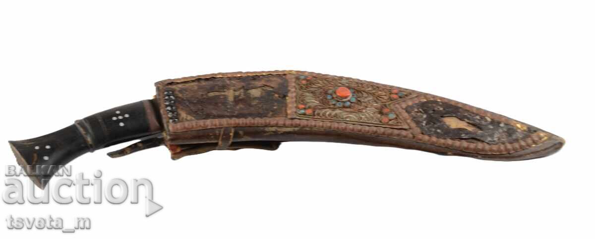 Delivery of Kukri with two small knives Delivery of Kukri with two small knives