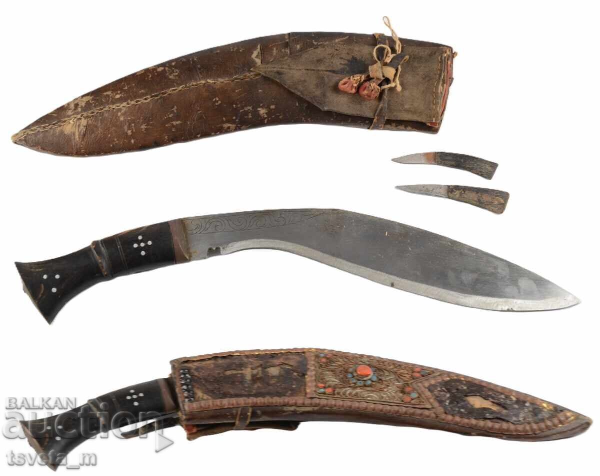Kukri with two small knives Kukri with two small knives
