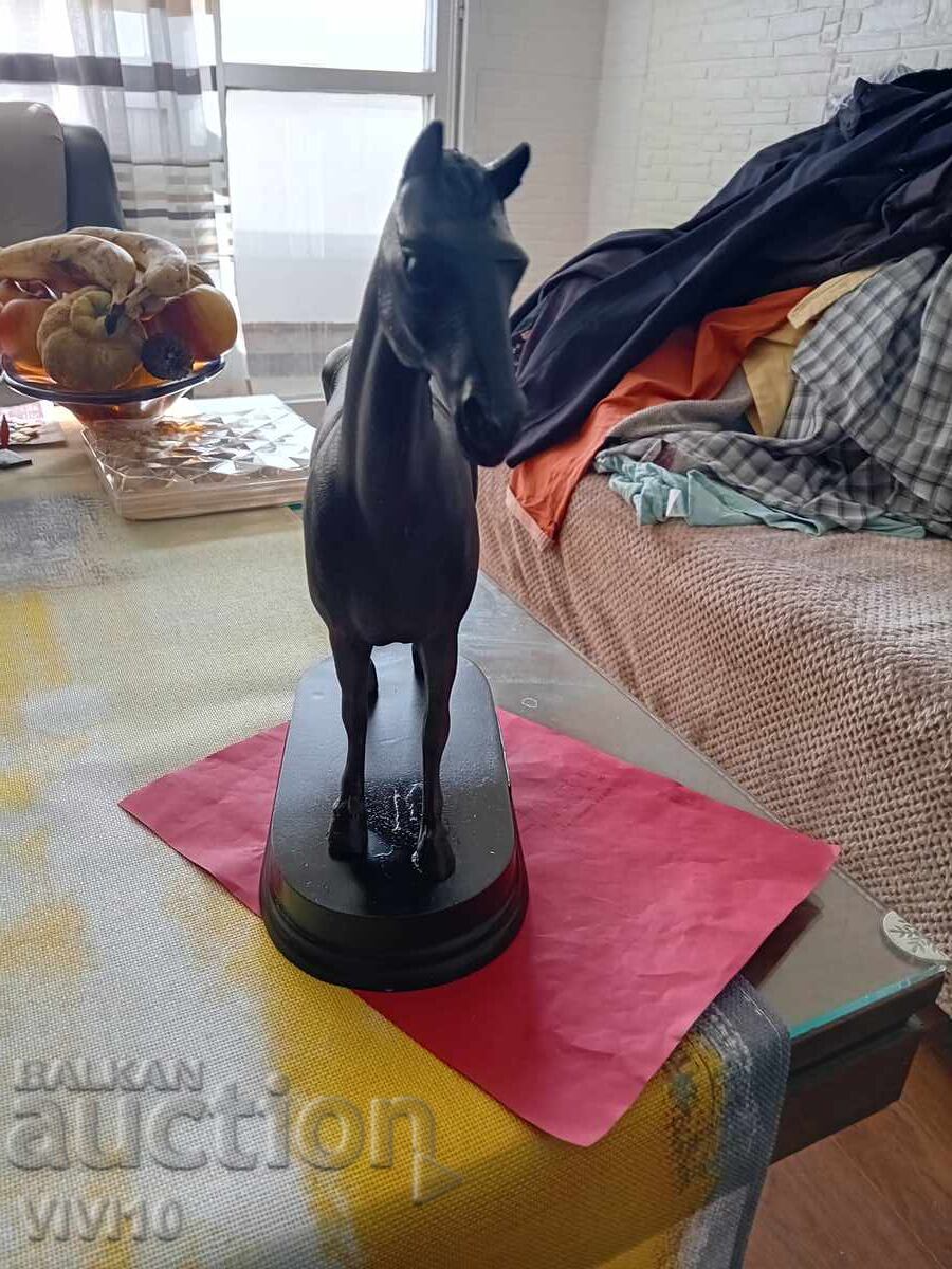 Auction Antique horse statuette, metal, 33cm Auction Antique horse statuette, metal, 33cm