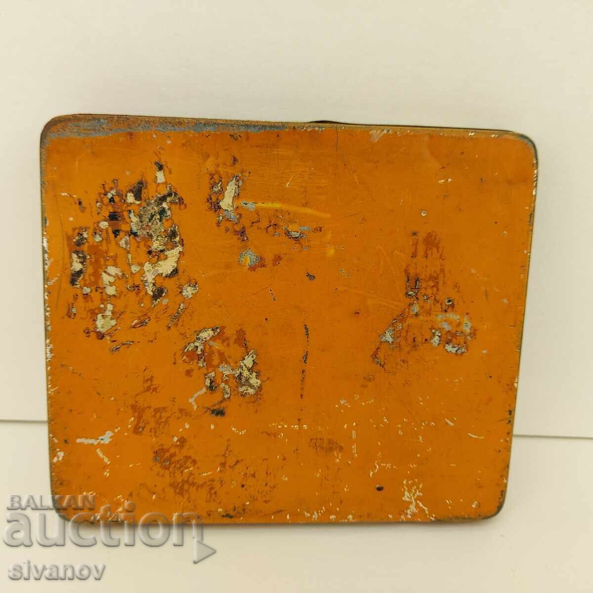 Auction  Empty Regal Petitos Vintage Cigarette Metal Box #4250