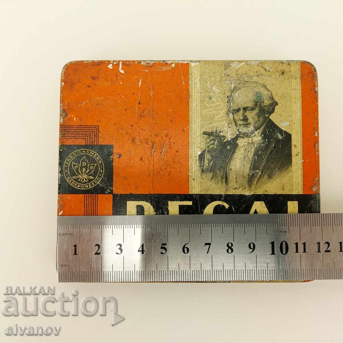 Empty Regal Petitos Vintage Cigarette Metal Box #4250 - 5