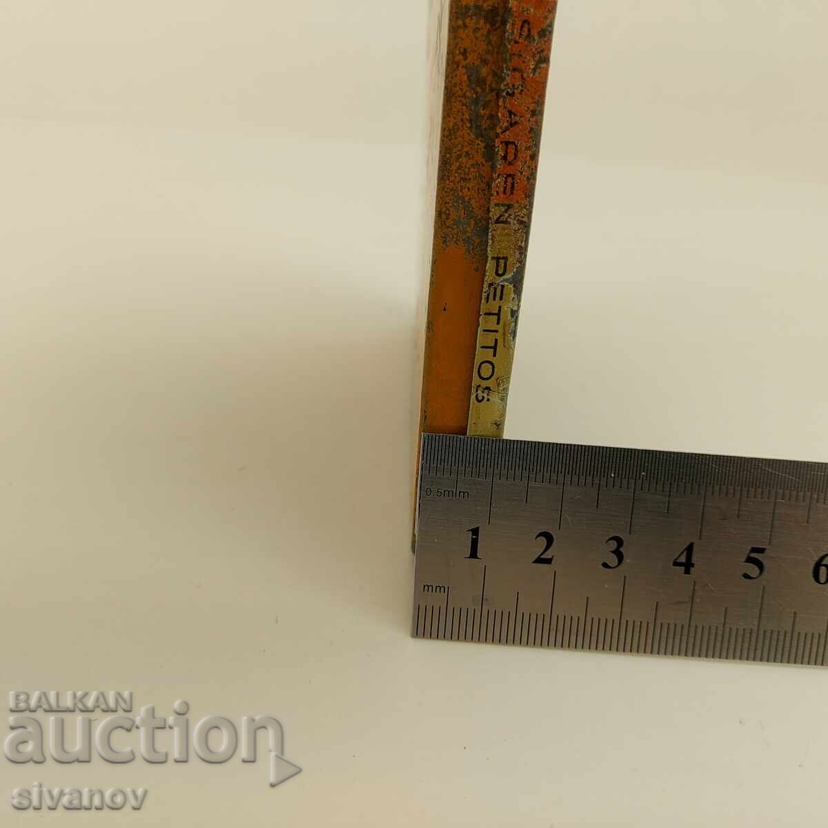 Empty Regal Petitos Vintage Cigarette Metal Box #4250 - 7