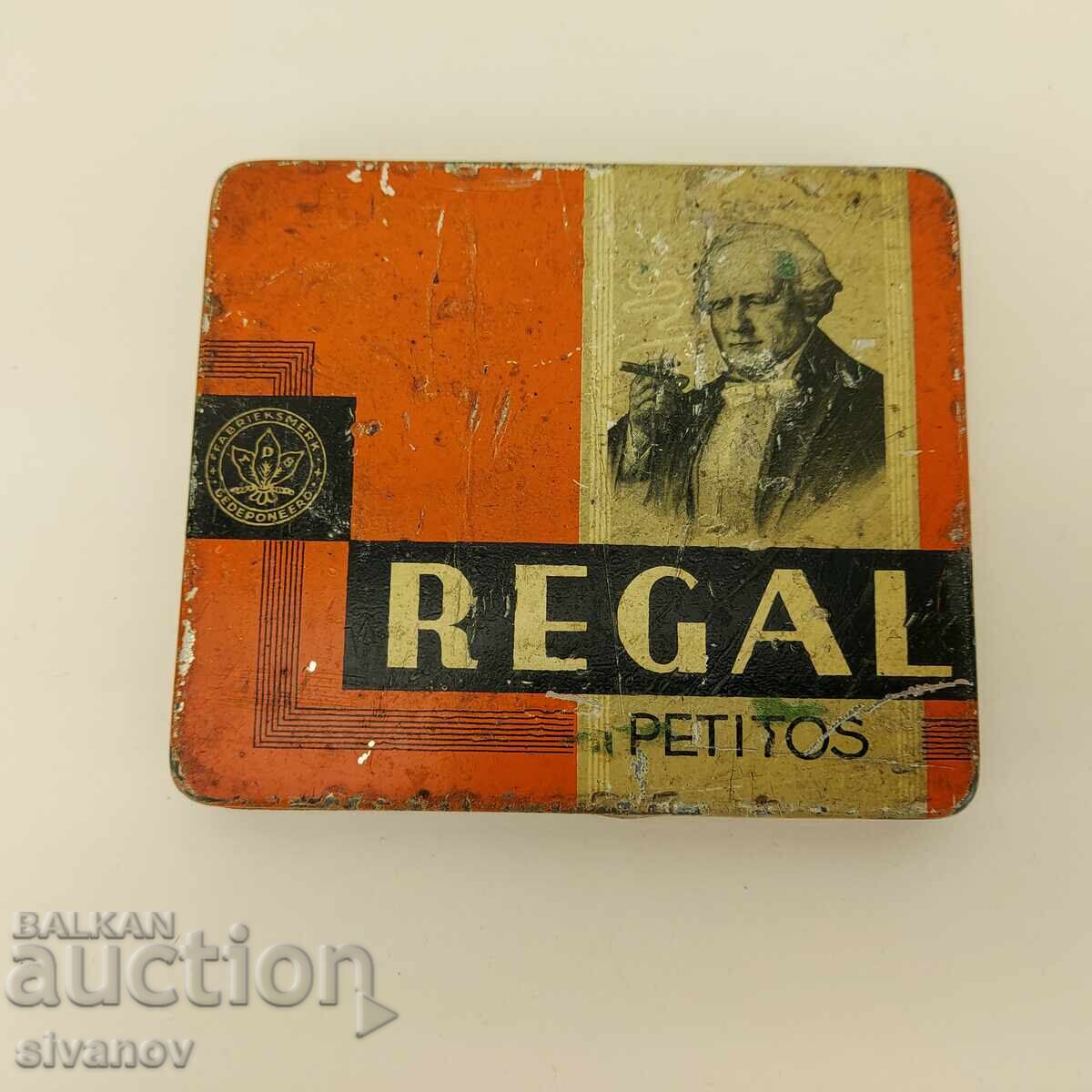 Empty Regal Petitos Vintage Cigarette Metal Box #4250