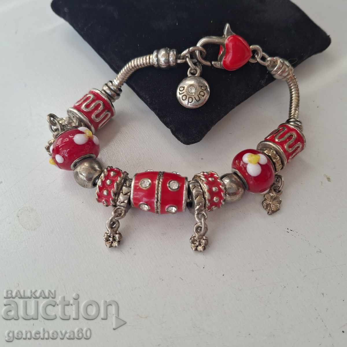 Brățară vintage Pandora cu mărgele groase roșii și argintii Brățară vintage Pandora cu mărgele groase roșii și argintii