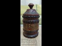 Cutie sculptată în lemn pentru cunoscători