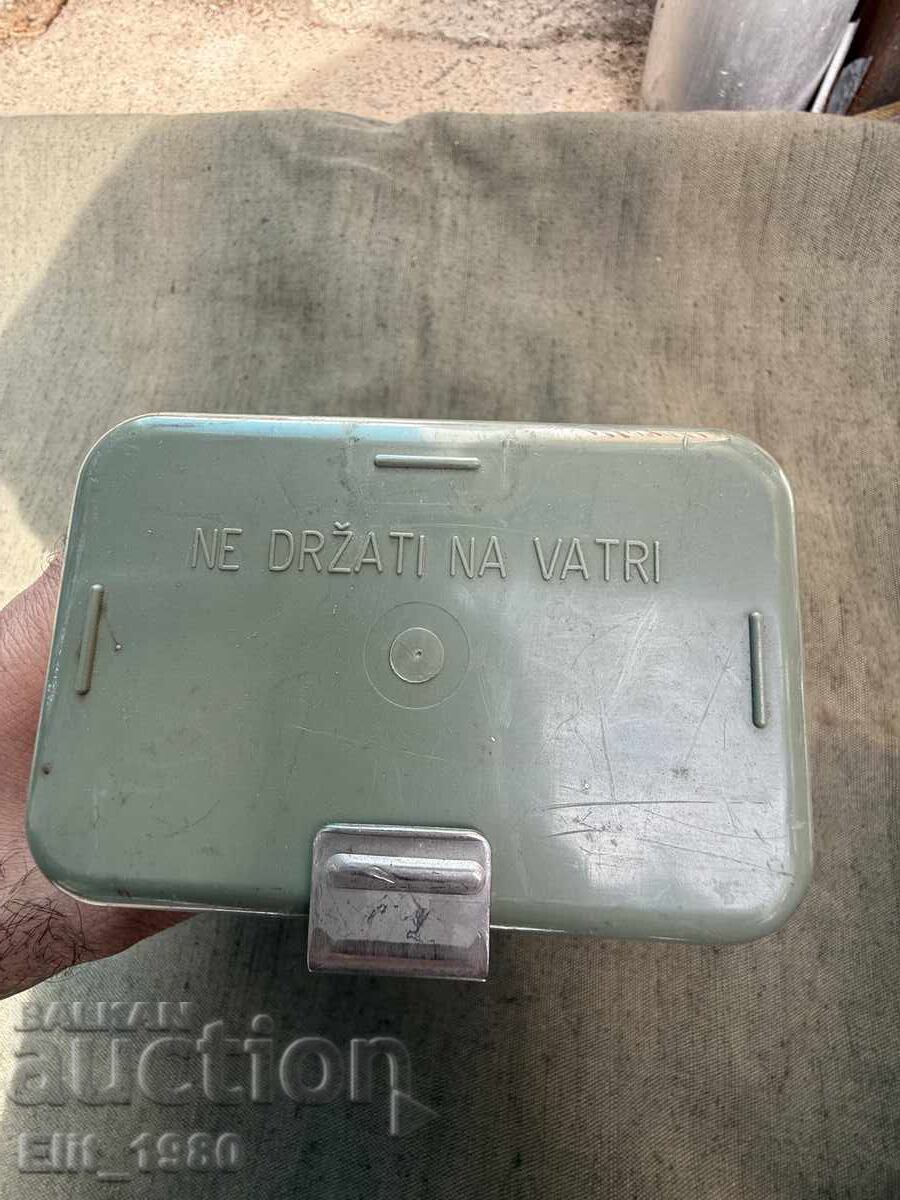 Auction  Yugoslav Army Food Can