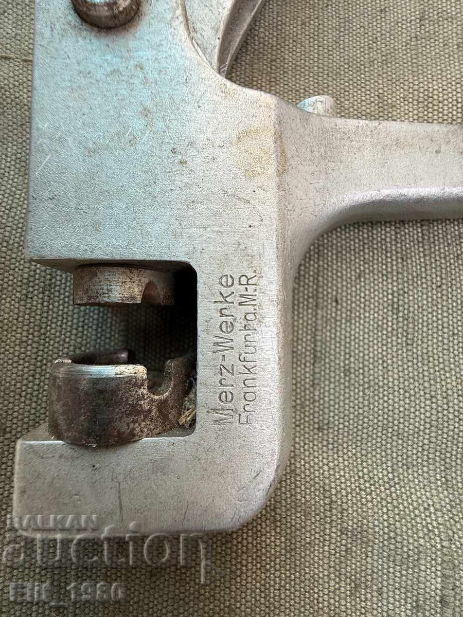 Clești germane pentru marcarea pielii Wehrmacht cu preț 99.00 BGN | € 50.62