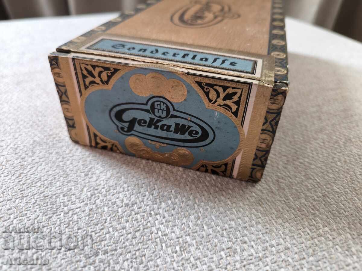 "GeKaWe Sonderklasse" cigar box with cardboard labels - 7