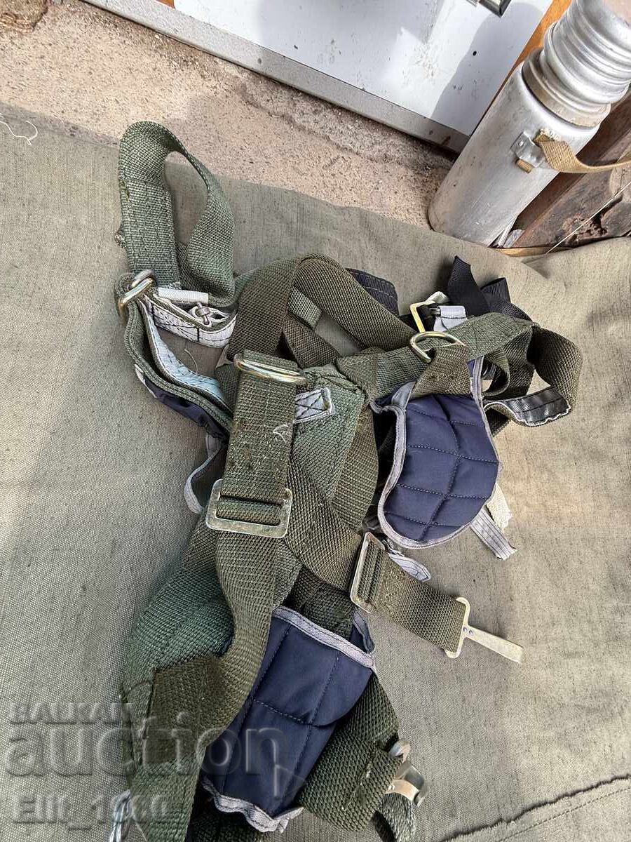 Sburătoare cu parașută - 5