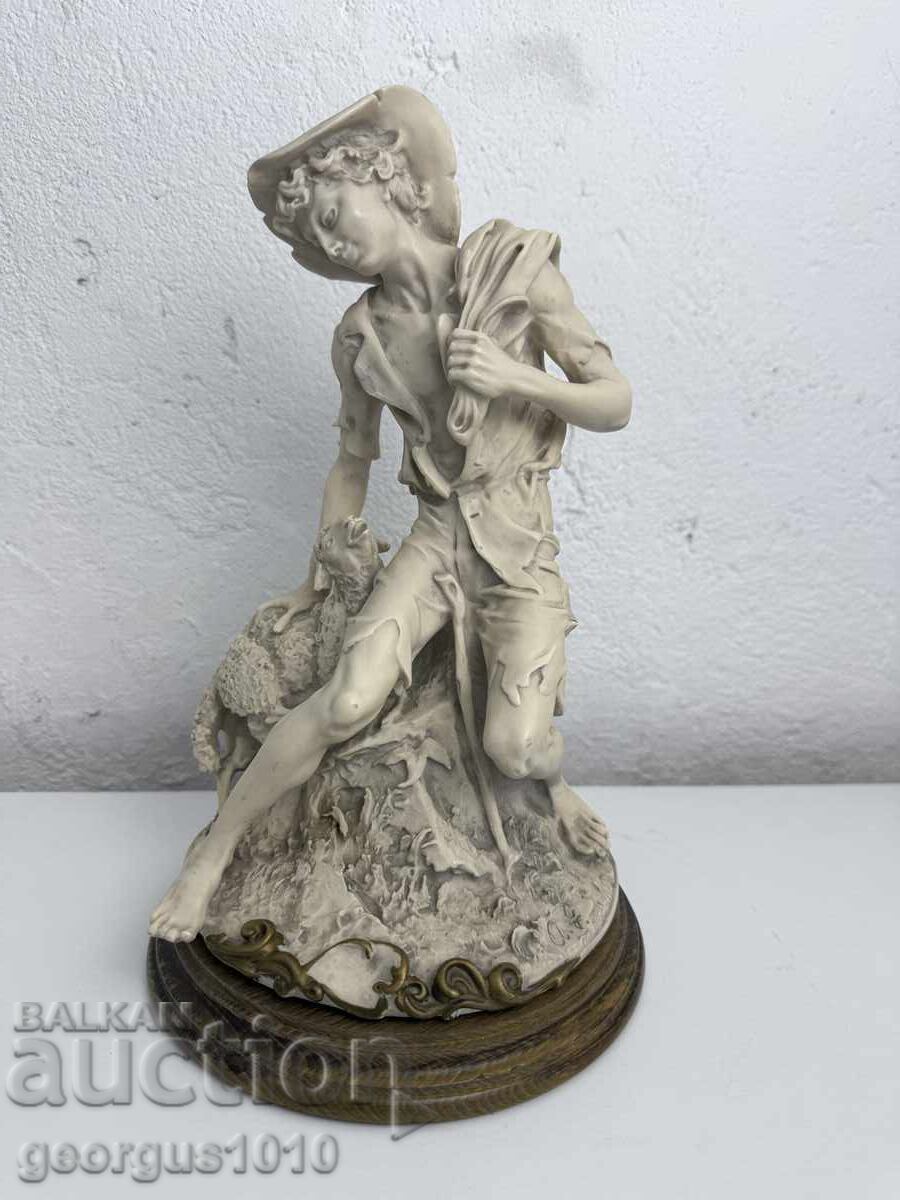 Collectible Capodimonte Figurine No. 7564 Collectible Capodimonte Figurine No. 7564
