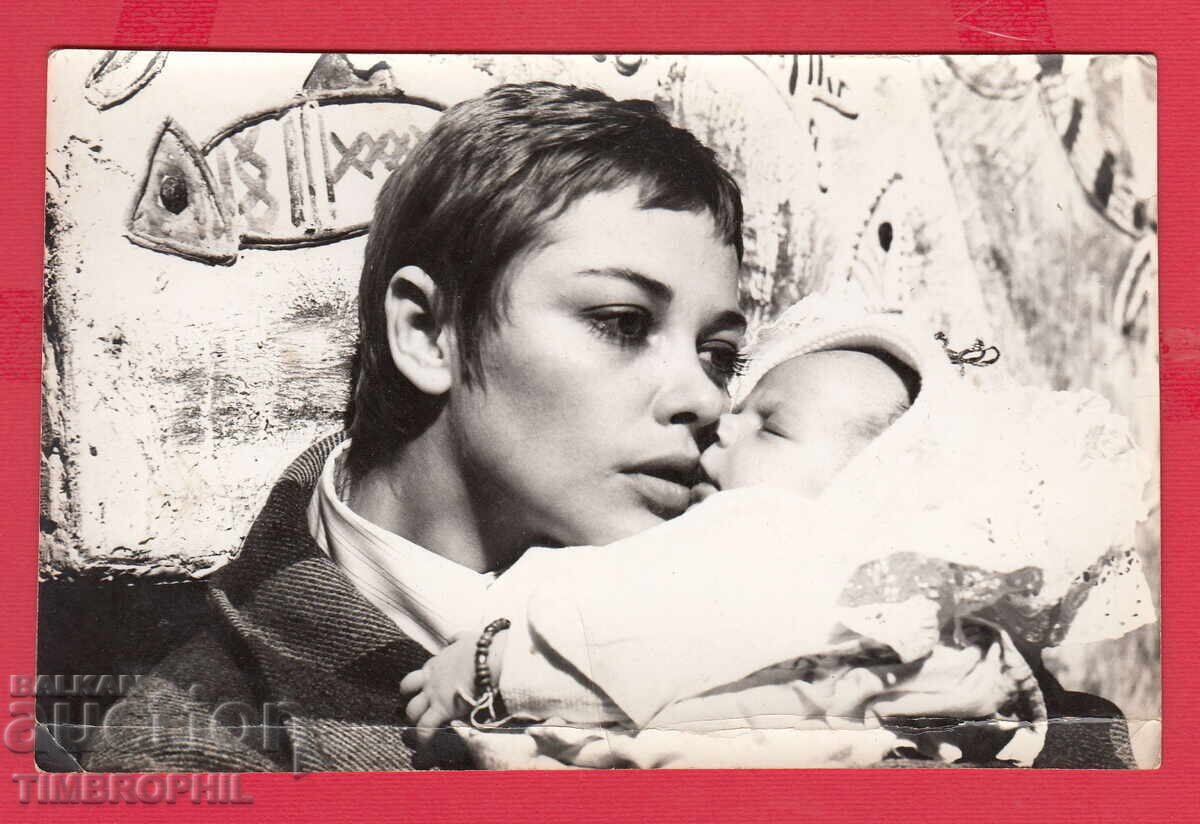 220486 / Снимка филм 1973 "Последната дума" Цветана Манева