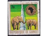 Σφραγισμένη γραμματόσημο Fauna Ελέφαντες 1975 από Γουινέα