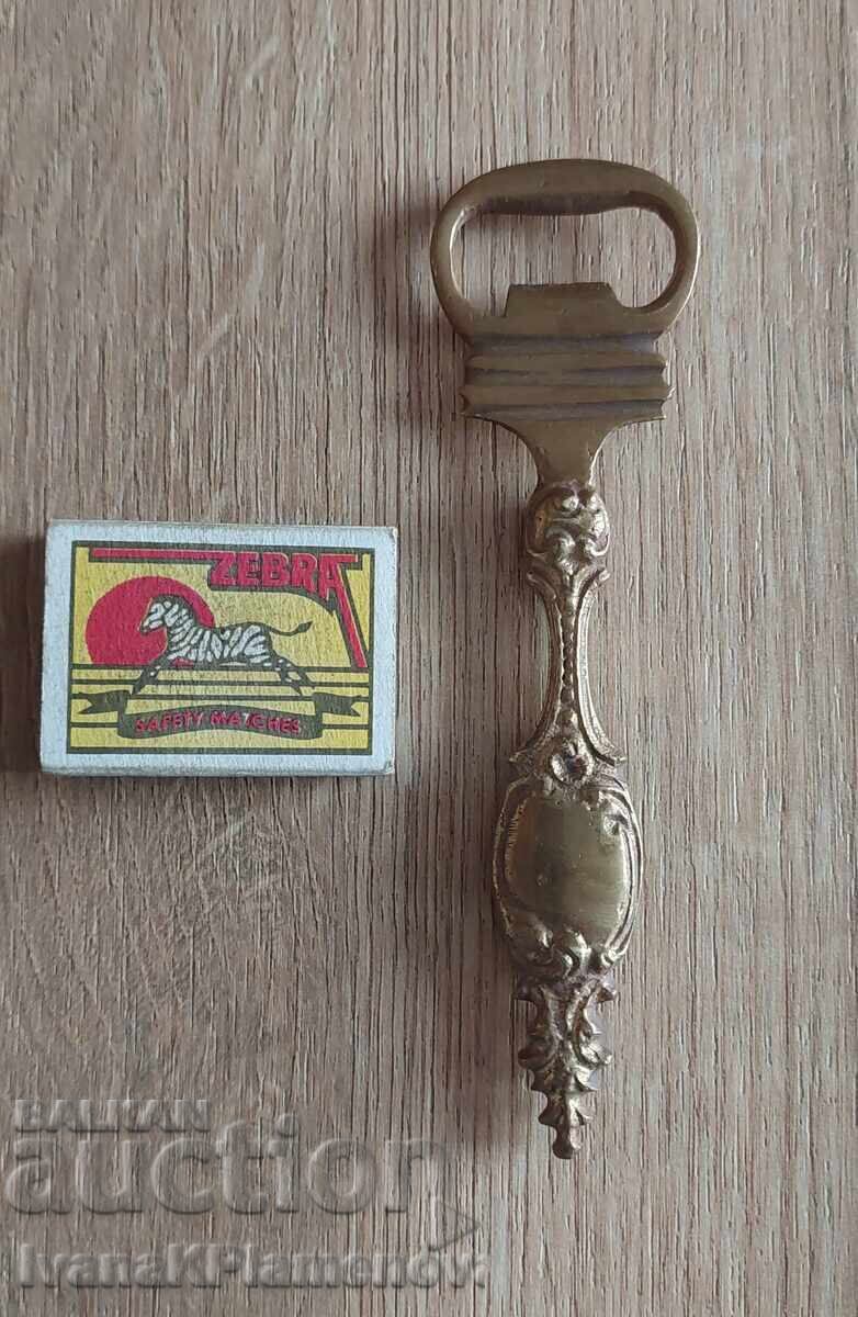Deschizător de sticle din bronz pentru cunoscători - 6