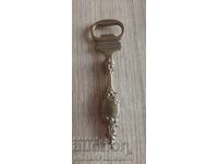 Deschizător de sticle din bronz pentru cunoscători