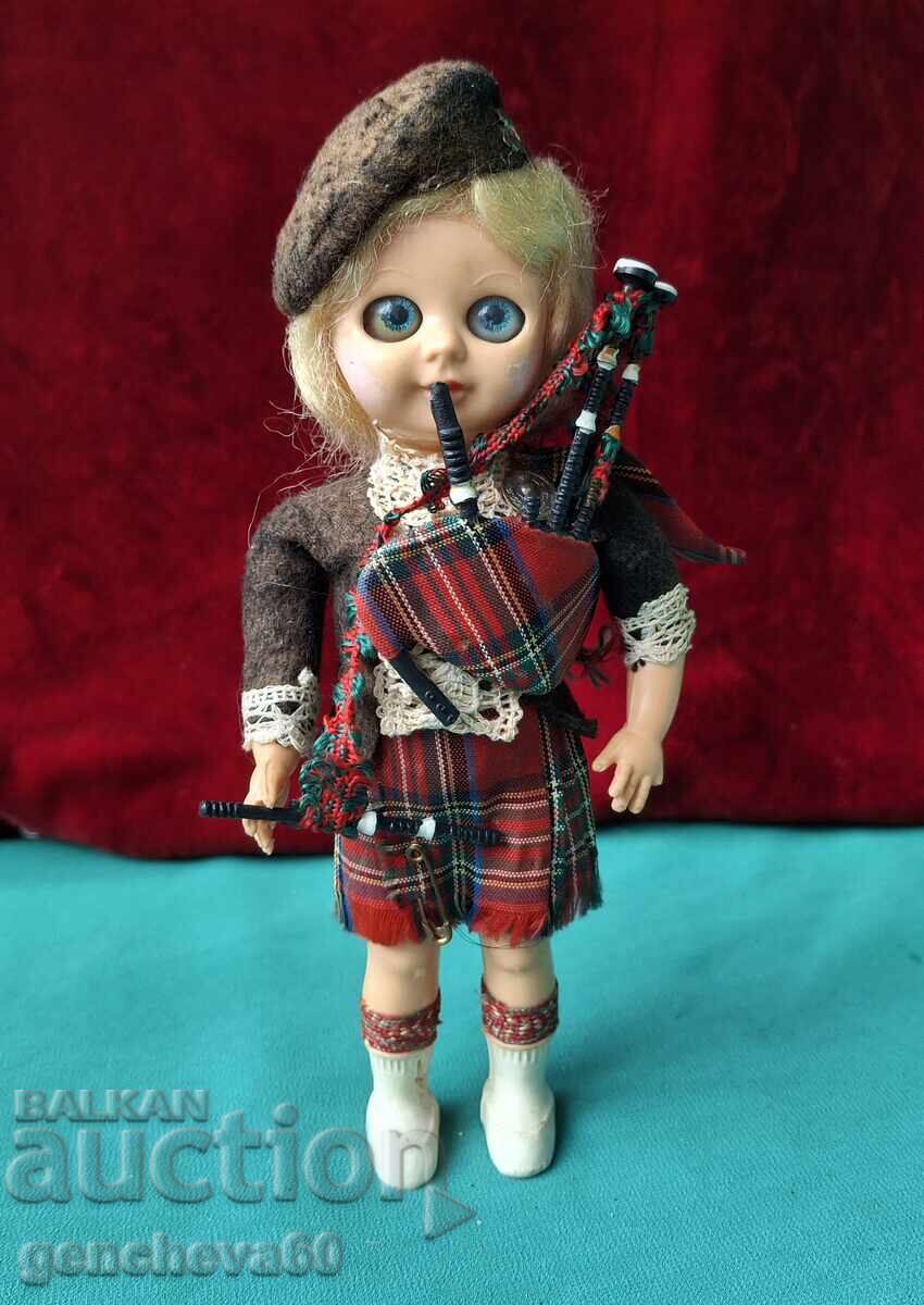 Ρετρό Σκωτσέζικη Κούκλα με Φορεσιά και Μάτια που Ανοιγοκλείνουν με τιμή 12.00 BGN | € 6.14