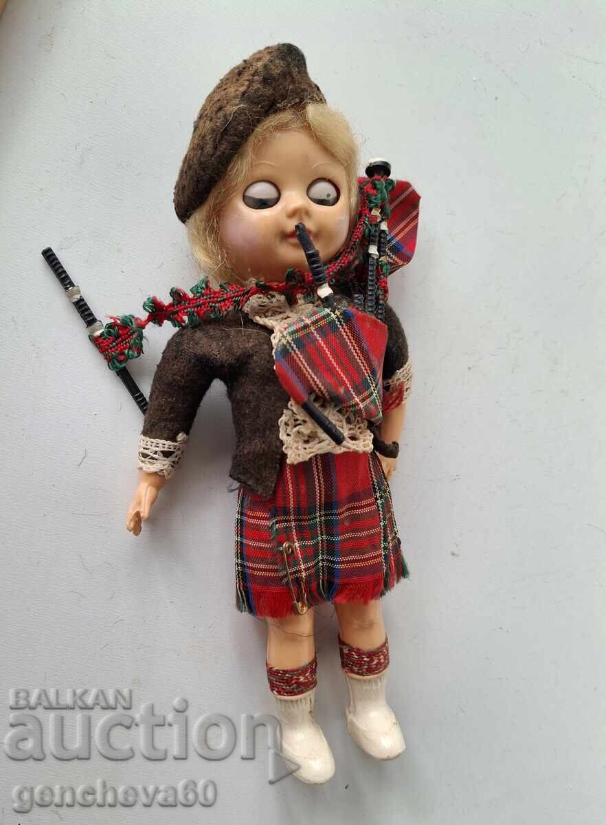 Ρετρό Σκωτσέζικη Κούκλα με Φορεσιά και Μάτια που Ανοιγοκλείνουν - 5