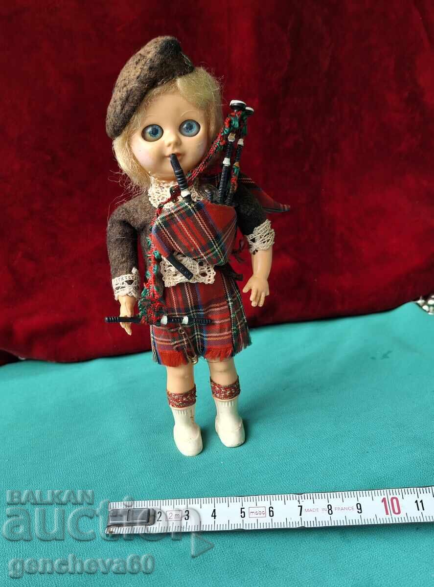 Ρετρό Σκωτσέζικη Κούκλα με Φορεσιά και Μάτια που Ανοιγοκλείνουν - 7