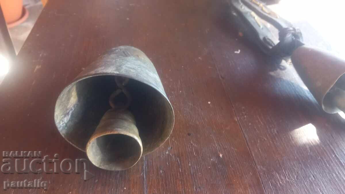 Delivery of AN OLD BRONZE TAN Delivery of AN OLD BRONZE TAN