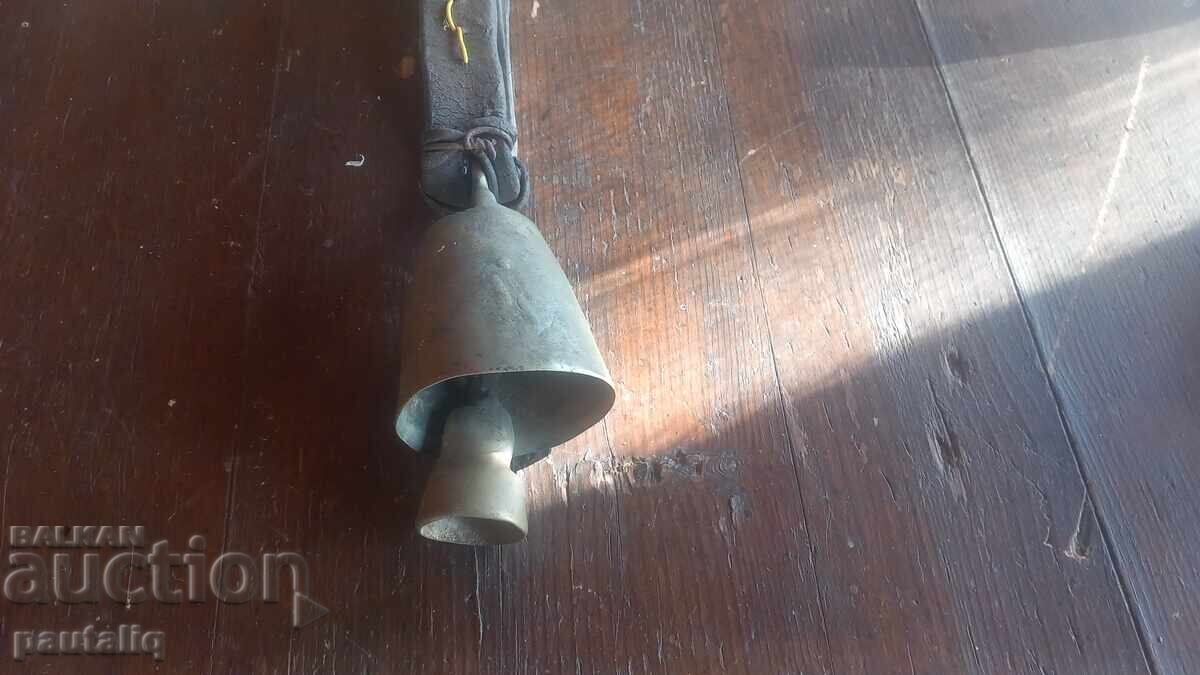 СТАР БРОНЗОВ ЧАН с цена 50.00 лв. | € 25.56 СТАР БРОНЗОВ ЧАН с цена 50.00 лв. | € 25.56