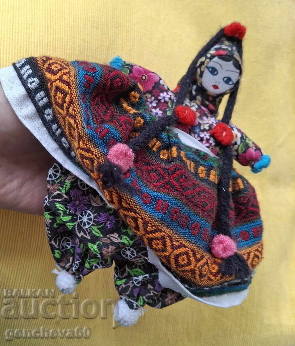 Licitație Păpușă tradițională din cârpă, costum popular din Andola