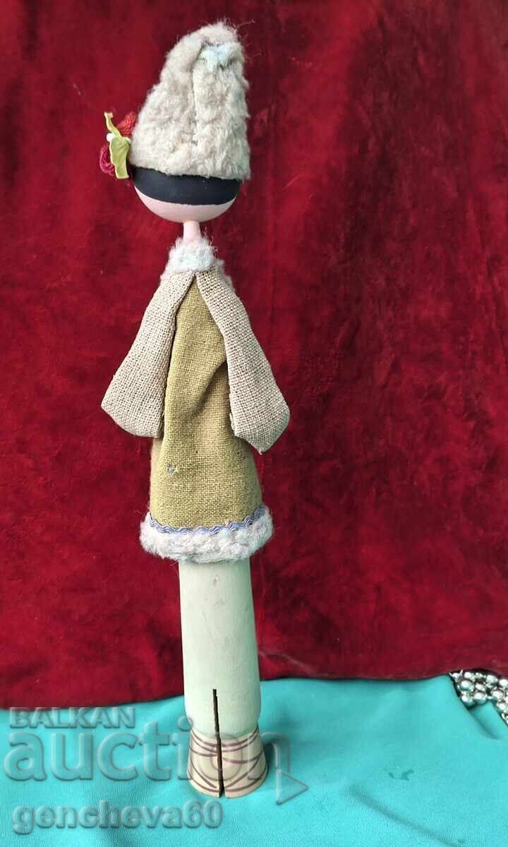 Φιγούρα λαϊκής τέχνης "Αγόρι με φλογέρα" με τιμή € 15.00 | 29.34 BGN