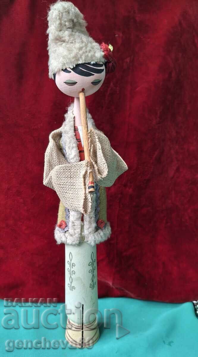 Δημοπρασία Φιγούρα λαϊκής τέχνης "Αγόρι με φλογέρα"