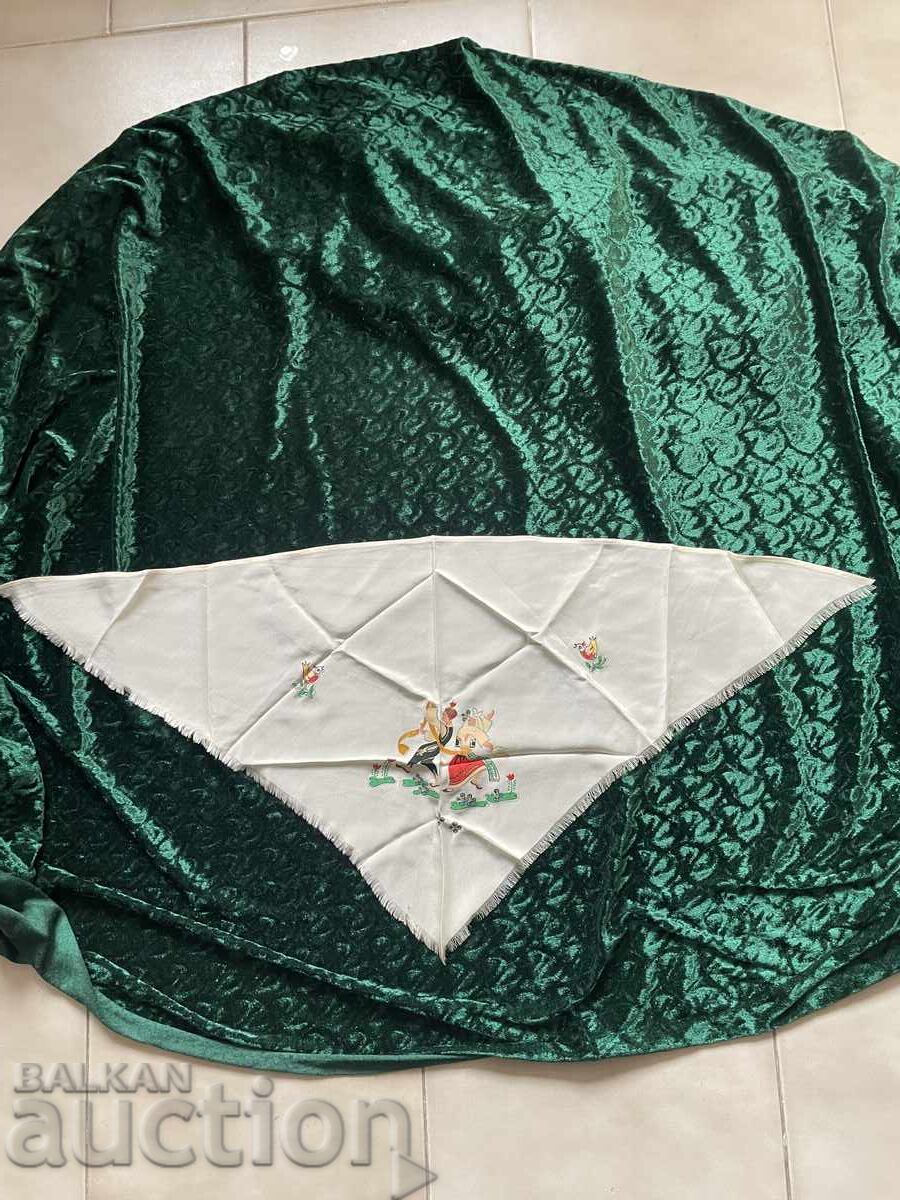 Πετσέτα για χορό - φτιαγμένη από φυσικό μετάξι, ζωγραφισμένη. 85/45/45 εκ με τιμή 24.95 BGN | € 12.76