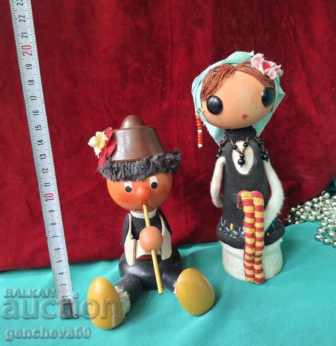 Доставка на Големи фолклорни фигури музикантиСОЦ