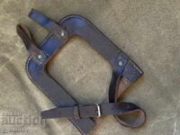 Shoulder blade carrier