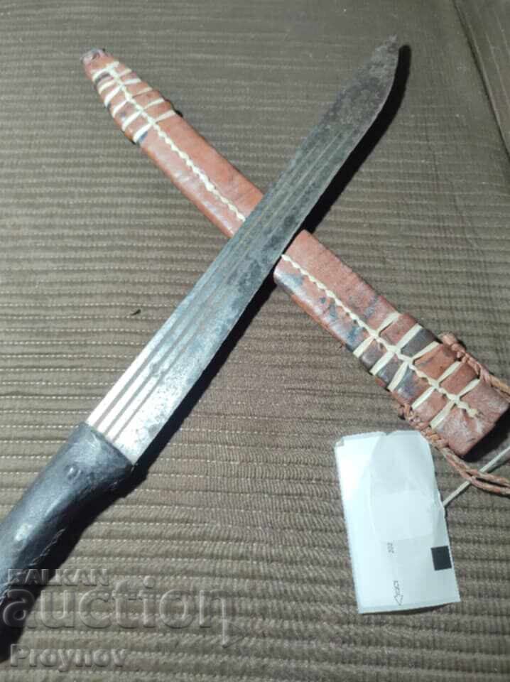 Аукцион Централна Африка Република - боен меч-мачете на „Антибалака“