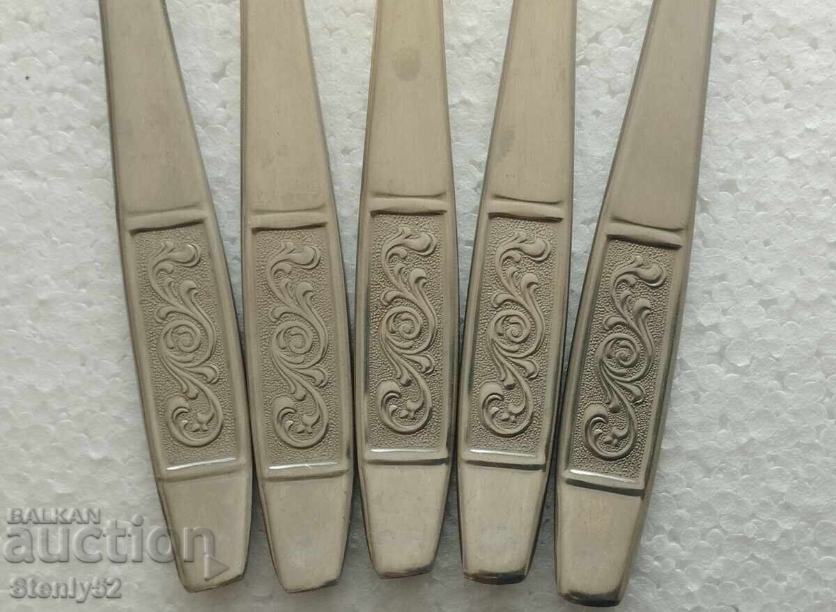 5 бр.десертни вилички 17 см.за торта,баклава баница и д-р. с цена 20.00 лв. | € 10.23