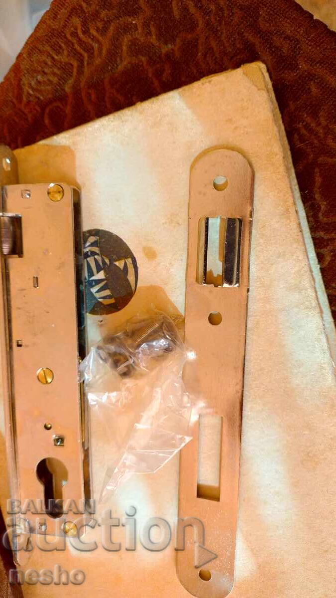 Μπράβα με τιμή 5.00 BGN | € 2.56