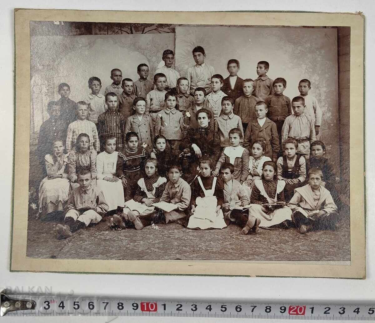 Аукцион 1901 УЧЕНИЦИ УЧИТЕЛ СТАРА ГОЛЯМА СНИМКА ФОТОГРАФИЯ КАРТОН