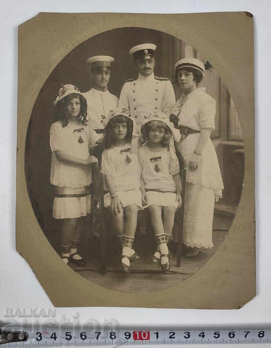 ΑΞΙΩΜΑΤΙΚΟΣ ΠΑΛΙΑ ΟΙΚΟΓΕΝΕΙΑΚΗ ΦΩΤΟΓΡΑΦΙΑ ΦΩΤΟΓΡΑΦΙΑ ΚΑΡΤΟΝΙ - 5