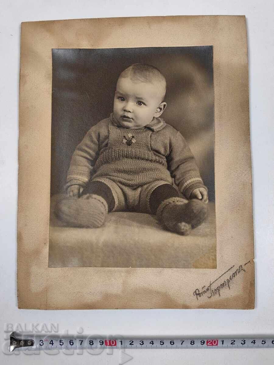 Παράδοση ΜΩΡΟ ΠΑΙΔΙ ΜΕΓΑΛΗ ΠΑΙΔΙΚΗ ΦΩΤΟΓΡΑΦΙΑ ΠΟΡΤΡΕΤΟ ΧΑΡΤΟΝΙ