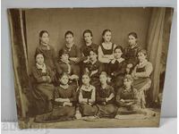 МОМИЧЕТА УЧЕНИЦИ СТАРА ГОЛЯМА СНИМКА ФОТОГРАФИЯ КАРТОН