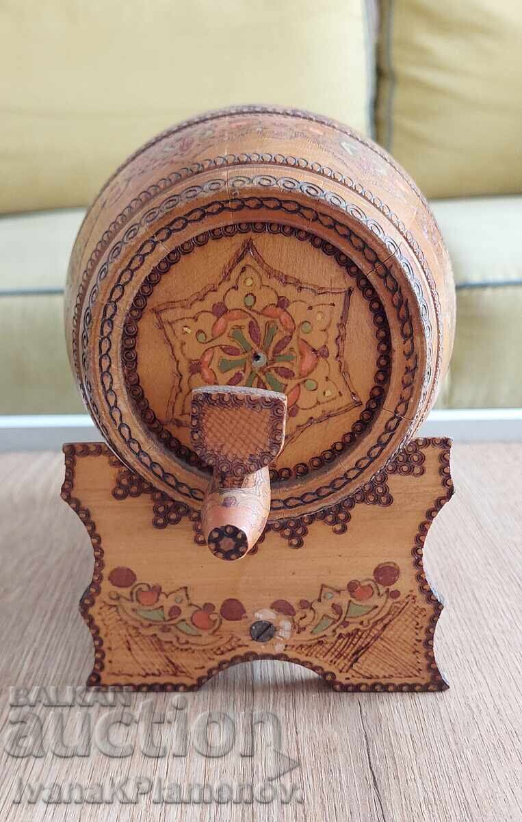 Delivery of Pyrographied retro Burnt-wood item with three cups for connoisseurs