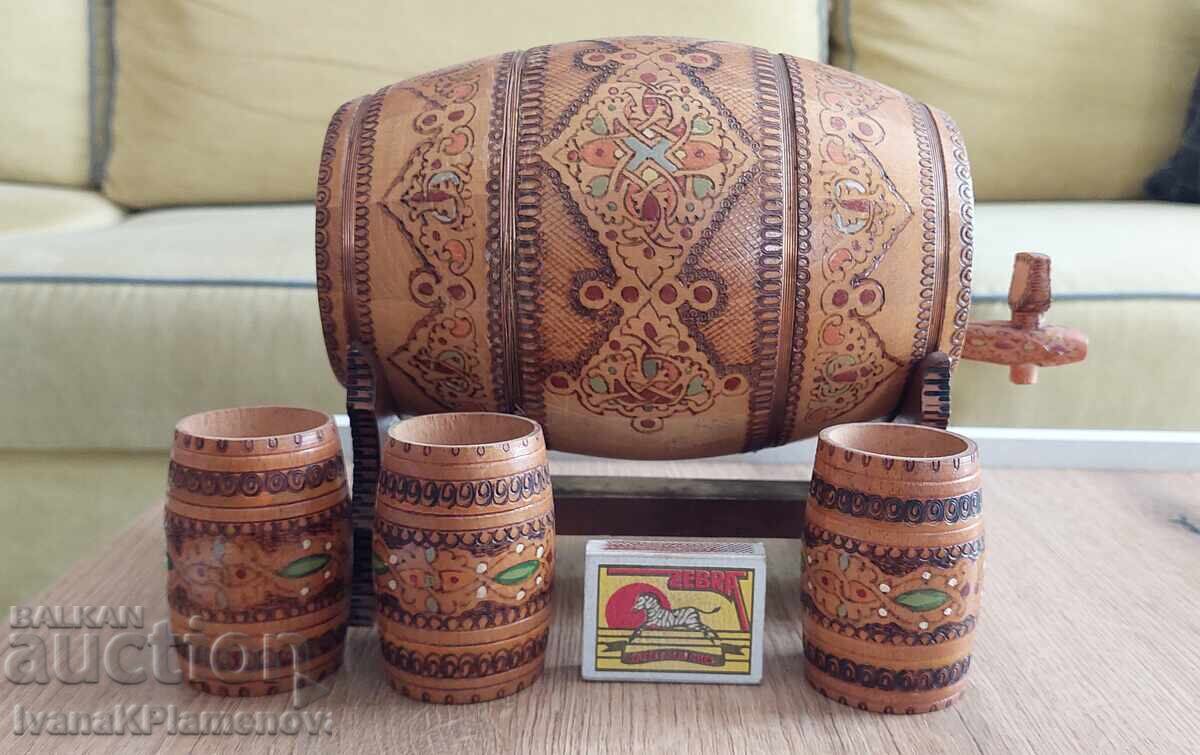 Βαρελάκι πυρογραφημένο ρετρό με τρία φλιτζάνια για γνώστες - 7