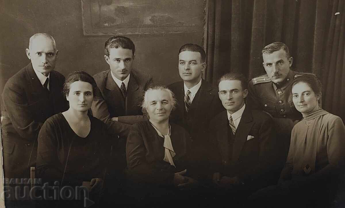 ОФИЦЕР СТАРА ГОЛЯМА СЕМЕЙНА СНИМКА ФОТОГРАФИЯ КАРТОН с цена 25.00 лв. | € 12.78